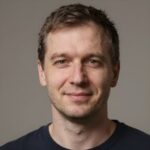 Портрет довольного клиента Ким Чхольсу, использующего услуги онлайн-казино 플레이포커 9엠